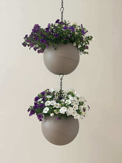 moderne Globee Taupe plantenpot in taupekleur voor strak en warm interieur