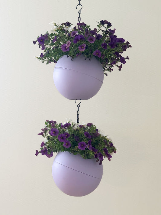 Zachte lila Globee Lilac plantenpot voor stijlvolle en speelse interieurdecoratie